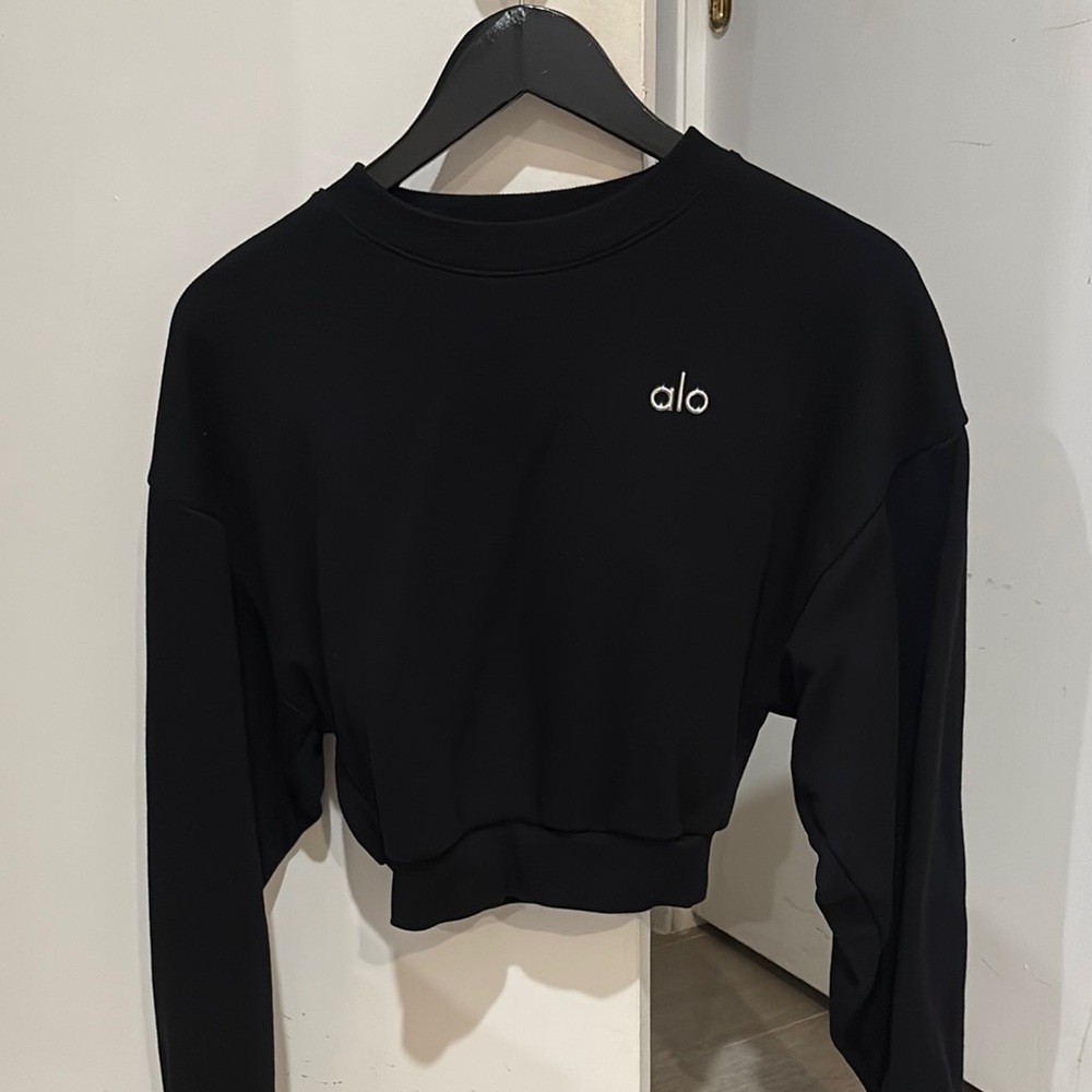 ALO Yoga Black Cropped Long Sleeve Hoodie